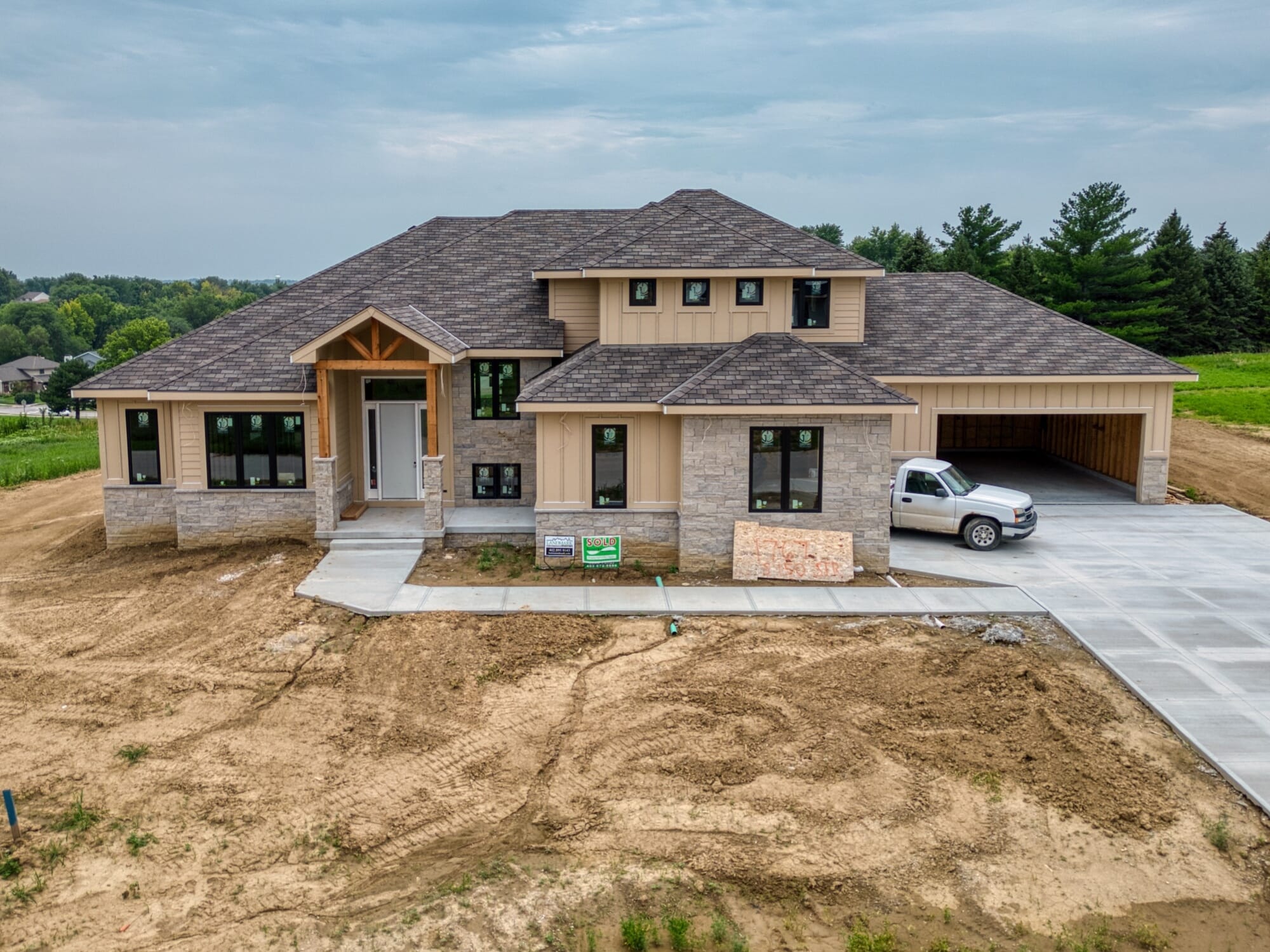 Luxury Homes With Private Parking In Omaha photo